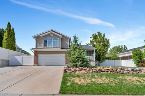 Homes For Sale - 5776 W Discovery Dr<br/> West Jordan, UT 84081