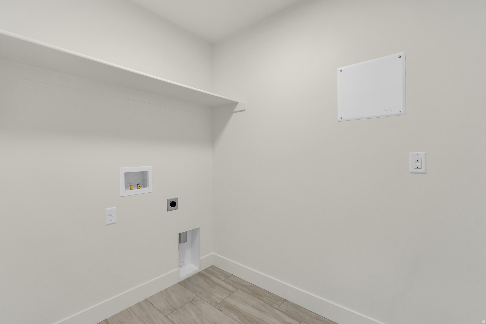 FREEDOM COURT - Residential