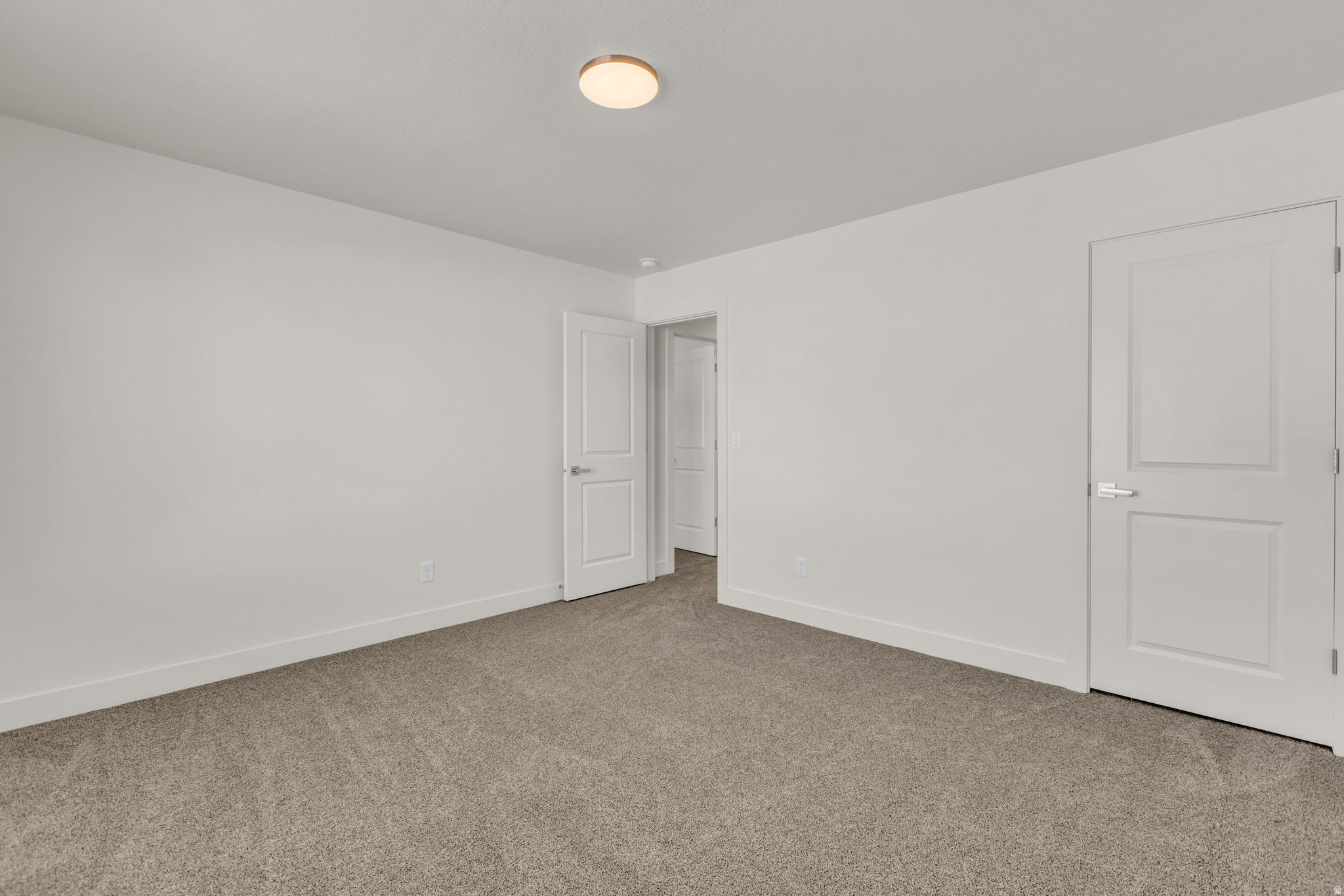 FREEDOM COURT - Residential