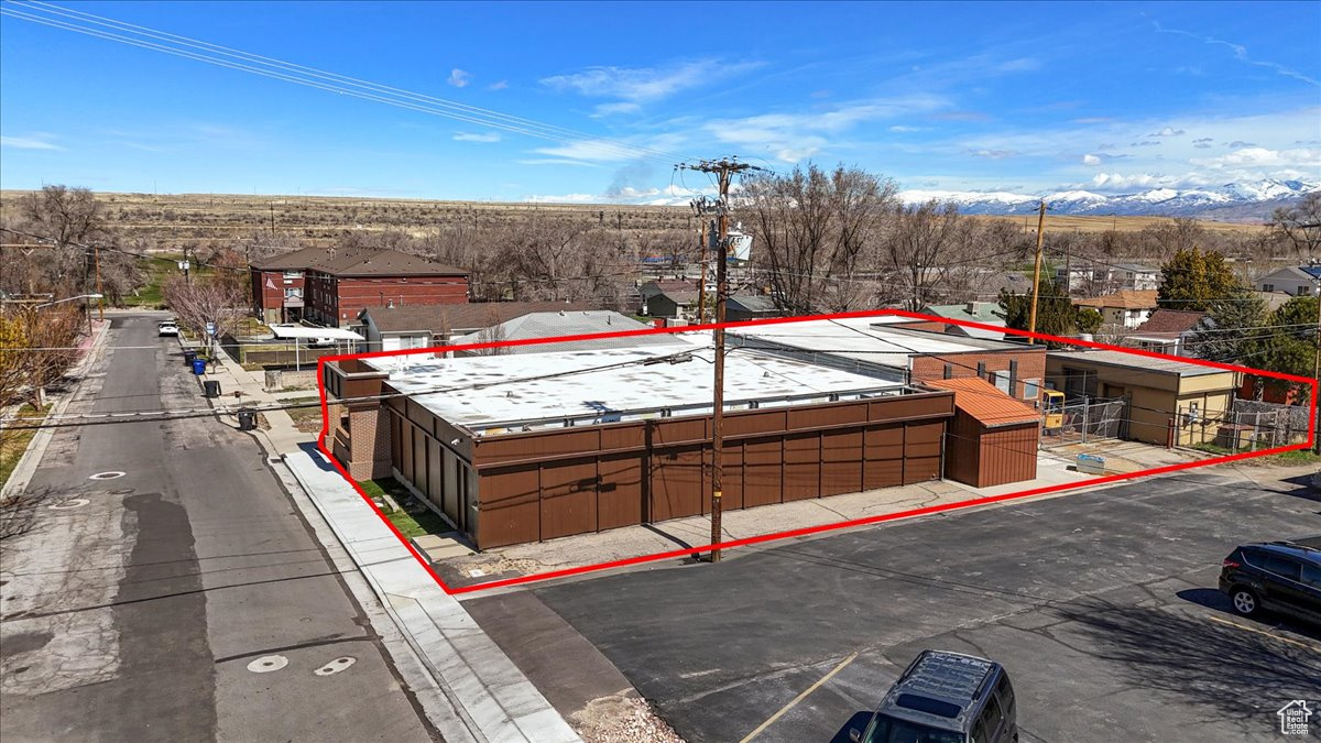 LINCOLN - Commercial Sale