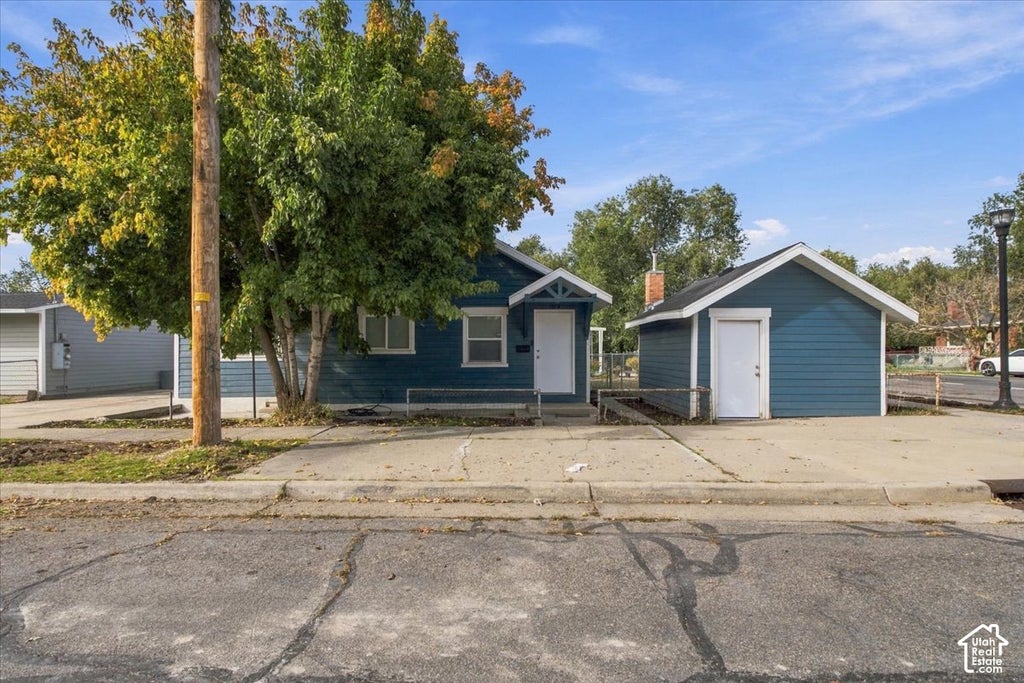 Photo of 1579 W INDIANA AVE S, Salt Lake City, UT 84104 (MLS # 2192482)