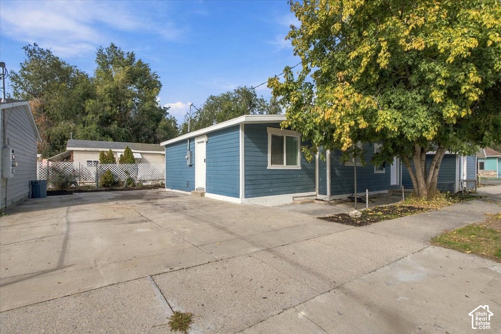 Photo of 1579 W INDIANA AVE S, Salt Lake City, UT 84104 (MLS # 2192482)