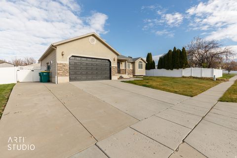 Tiny photo for 197 E 2225 S, Clearfield, UT 84015 (MLS # 2125437)