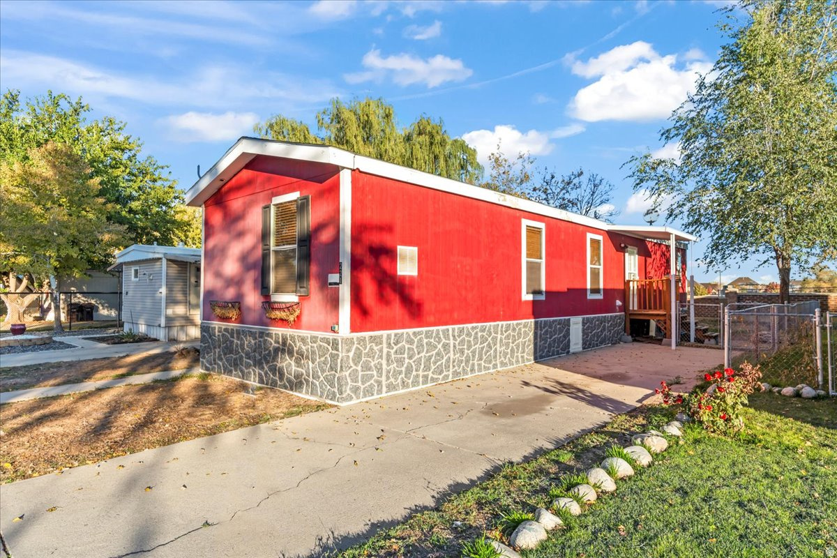 CRESCENTWOOD VILLAGE - Residential