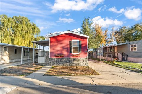 Photo of 221 E JORDAN VIEW DR S, Sandy, UT 84070 (MLS # 2120177)