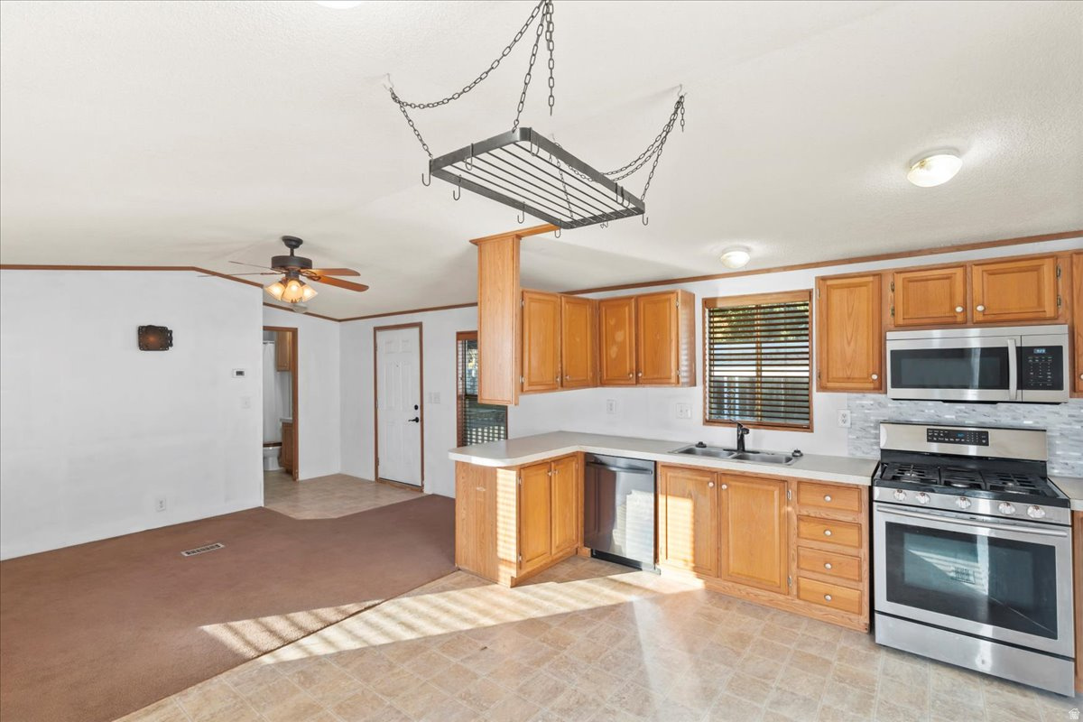 CRESCENTWOOD VILLAGE - Residential