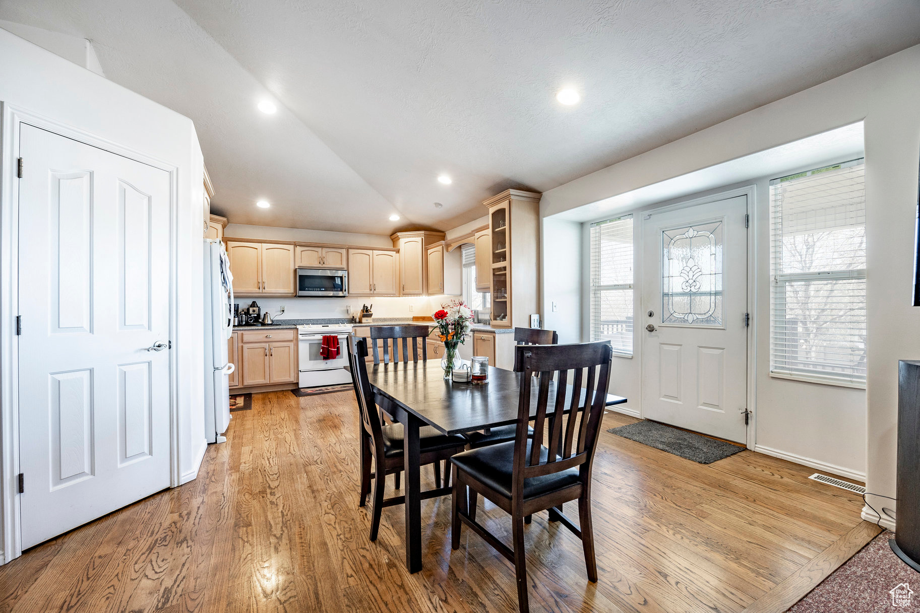 9031 S Mountain Iris Way, West Jordan, Utah image 6