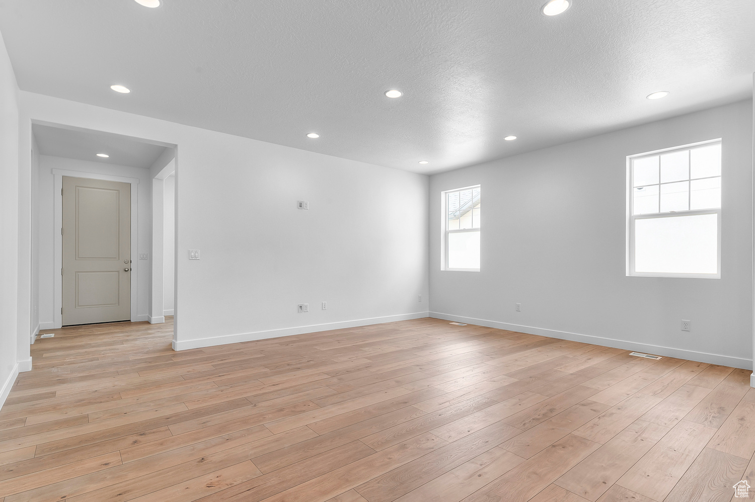 OVERLAND COLLECTION V2 296 - Residential