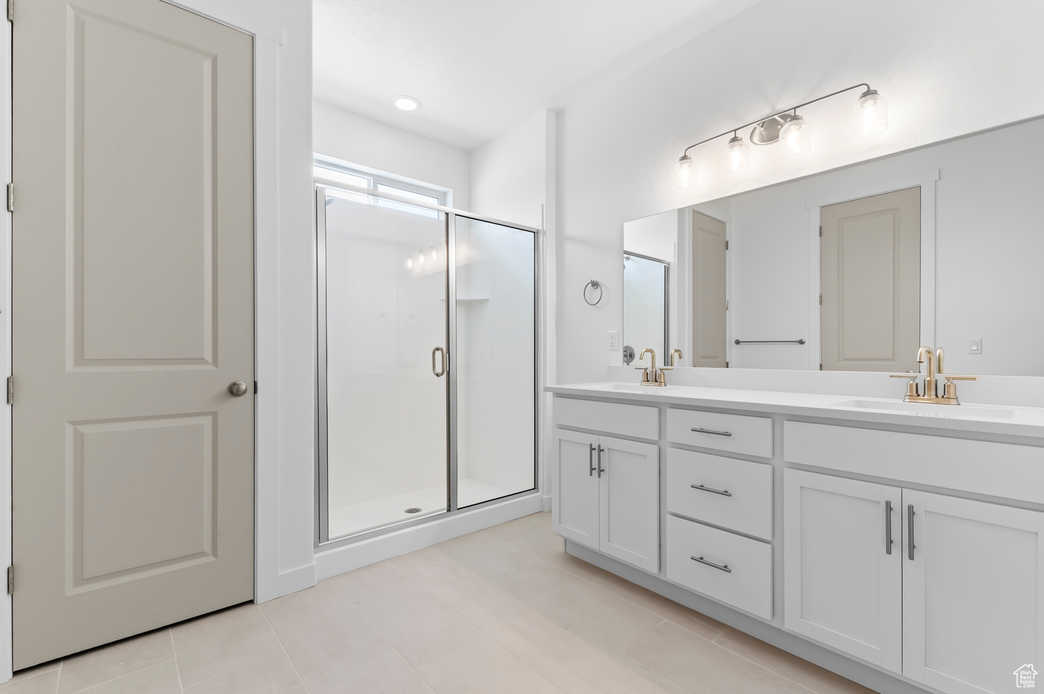 OVERLAND COLLECTION V2 296 - Residential