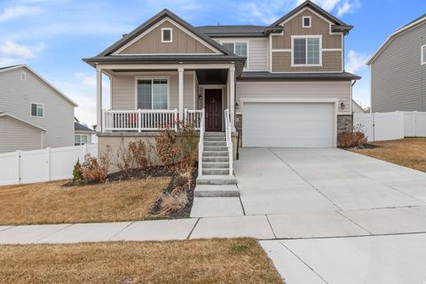 Photo of 2283 N ELDERBERRY DR, Saratoga Springs, UT 84045 (MLS # 2144505)
