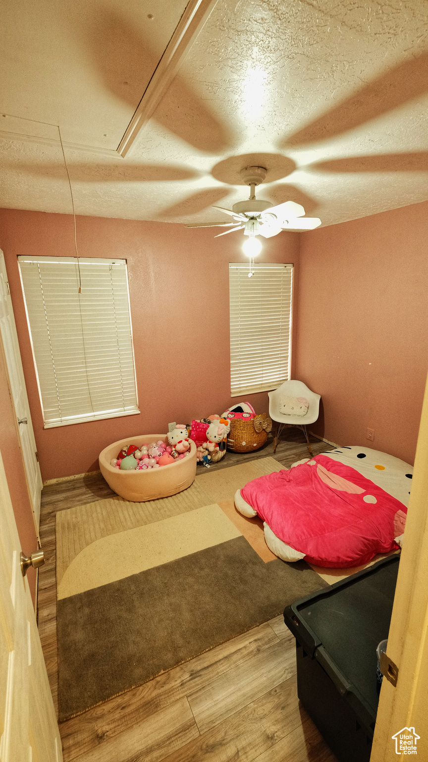 LAKEWOOD - Residential