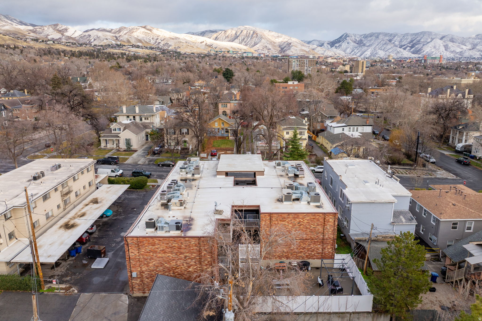 GOVERNORS ROW CONDOMINIUM - Residential