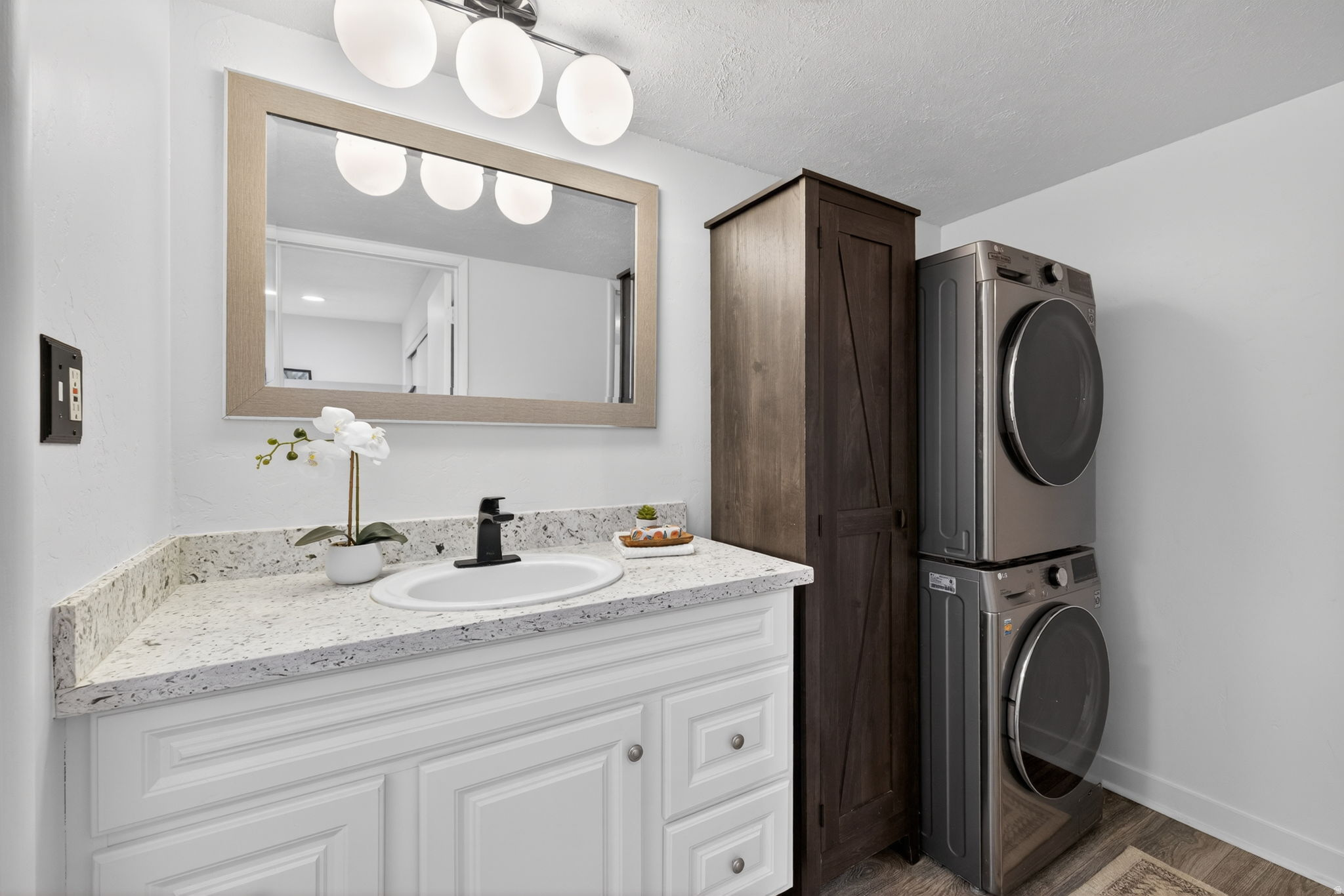 GOVERNORS ROW CONDOMINIUM - Residential