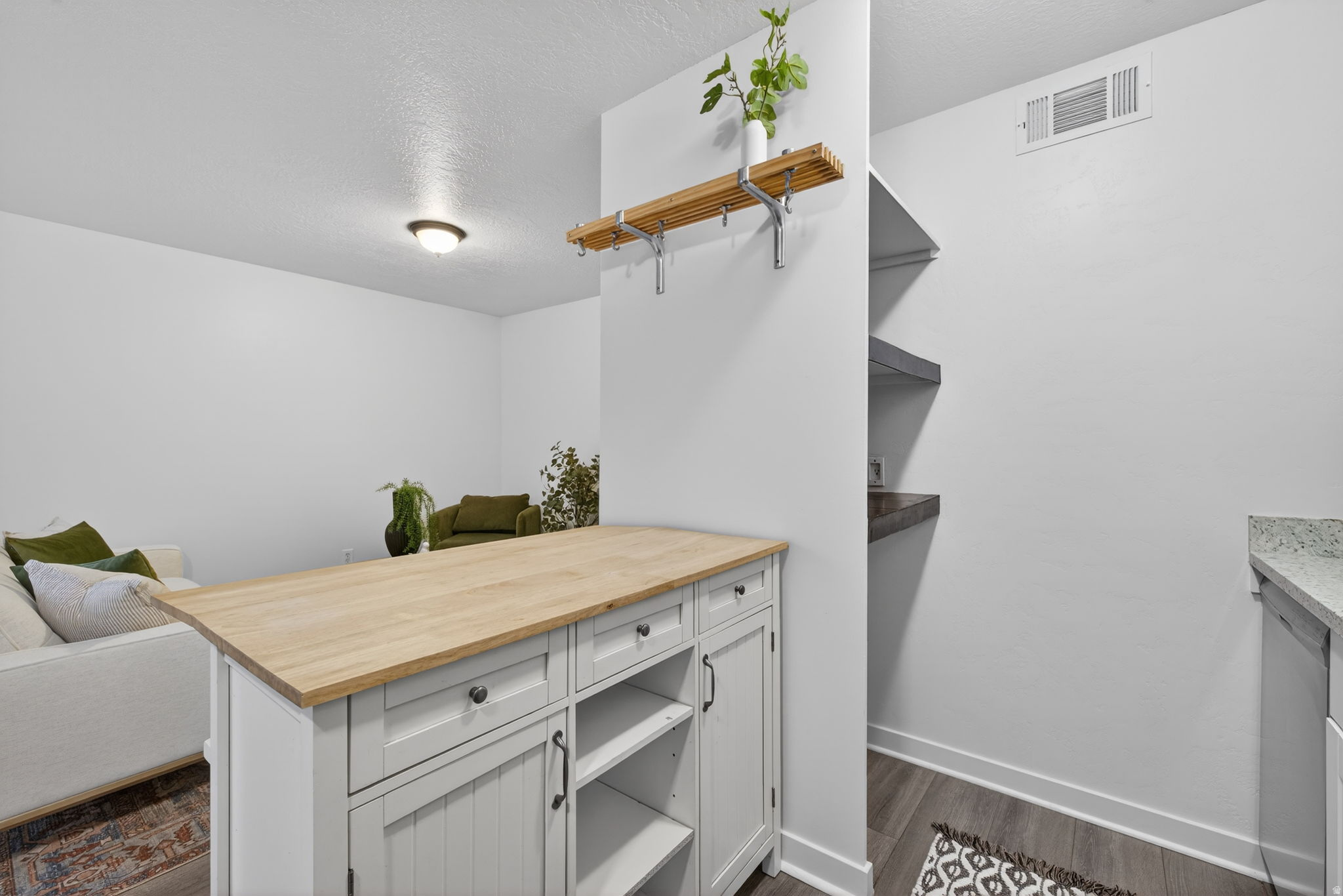 GOVERNORS ROW CONDOMINIUM - Residential