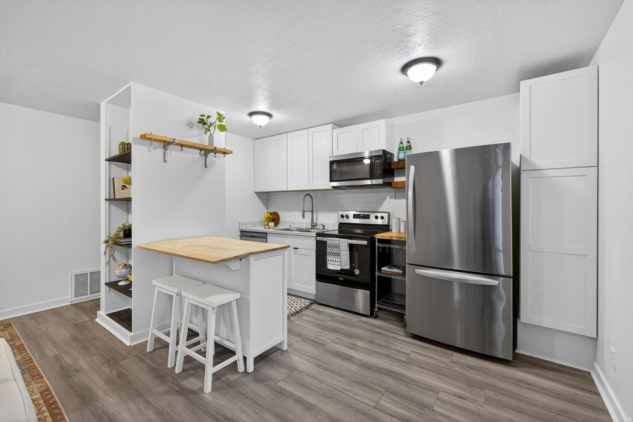 GOVERNORS ROW CONDOMINIUM - Residential