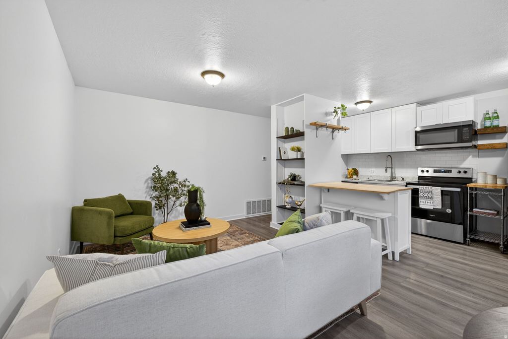 Photo of 73 N F ST #6, Salt Lake City, UT 84103 (MLS # 2129881)