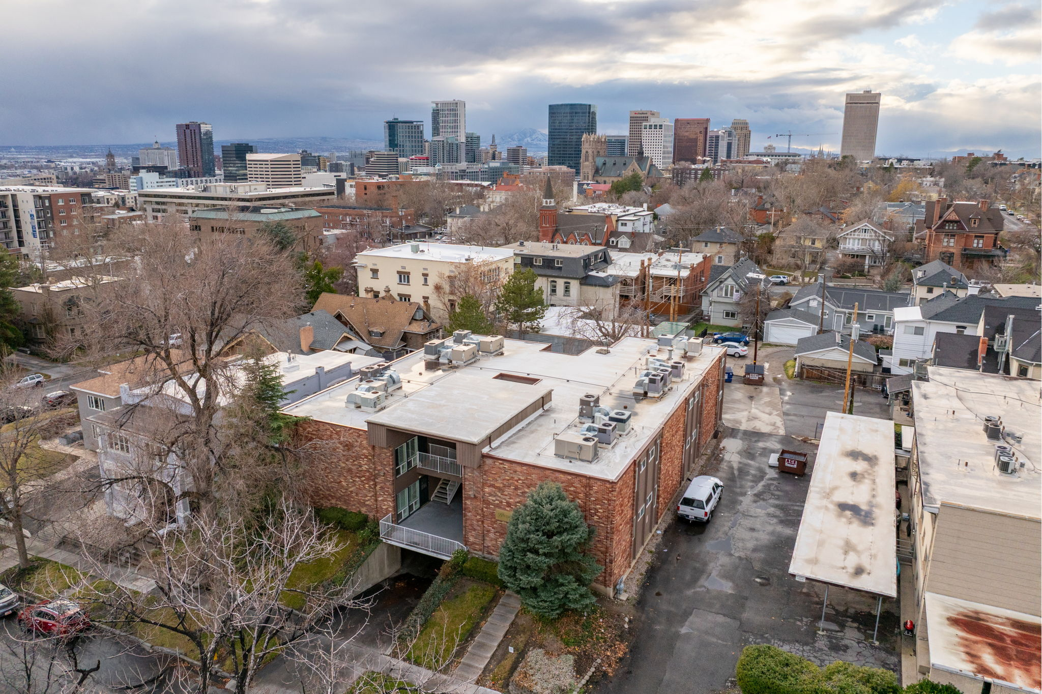 GOVERNORS ROW CONDOMINIUM - Residential