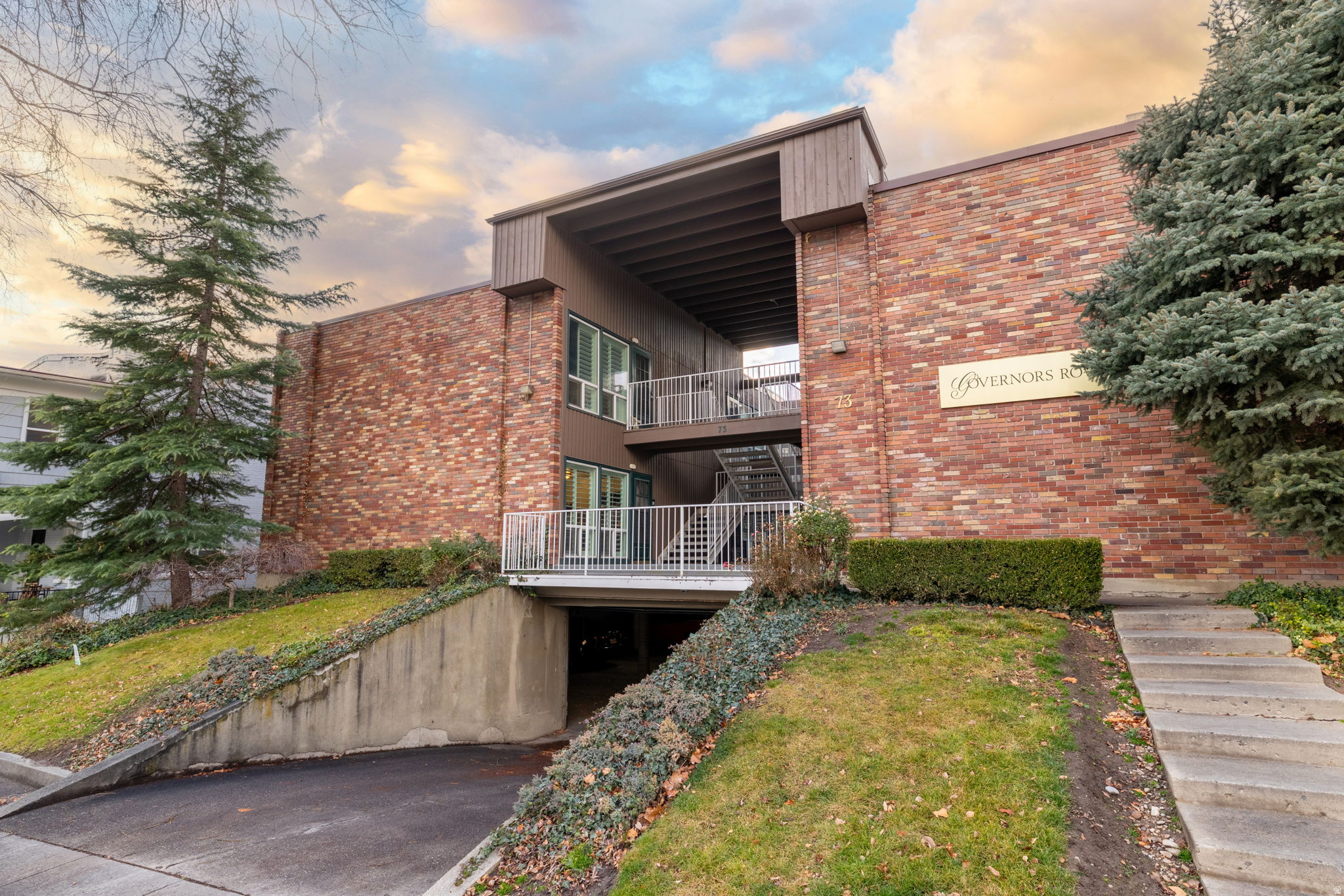 GOVERNORS ROW CONDOMINIUM - Residential