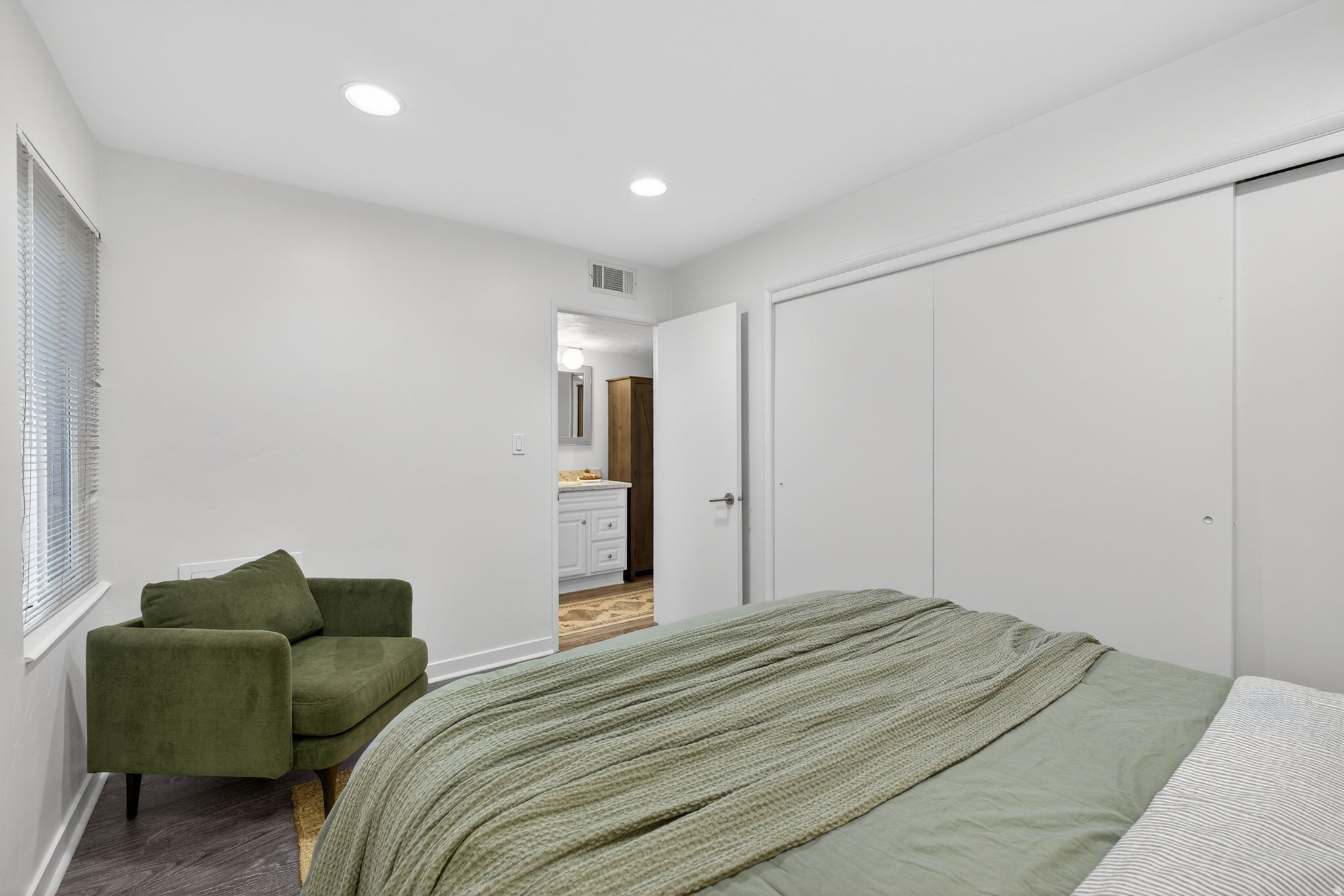 GOVERNORS ROW CONDOMINIUM - Residential