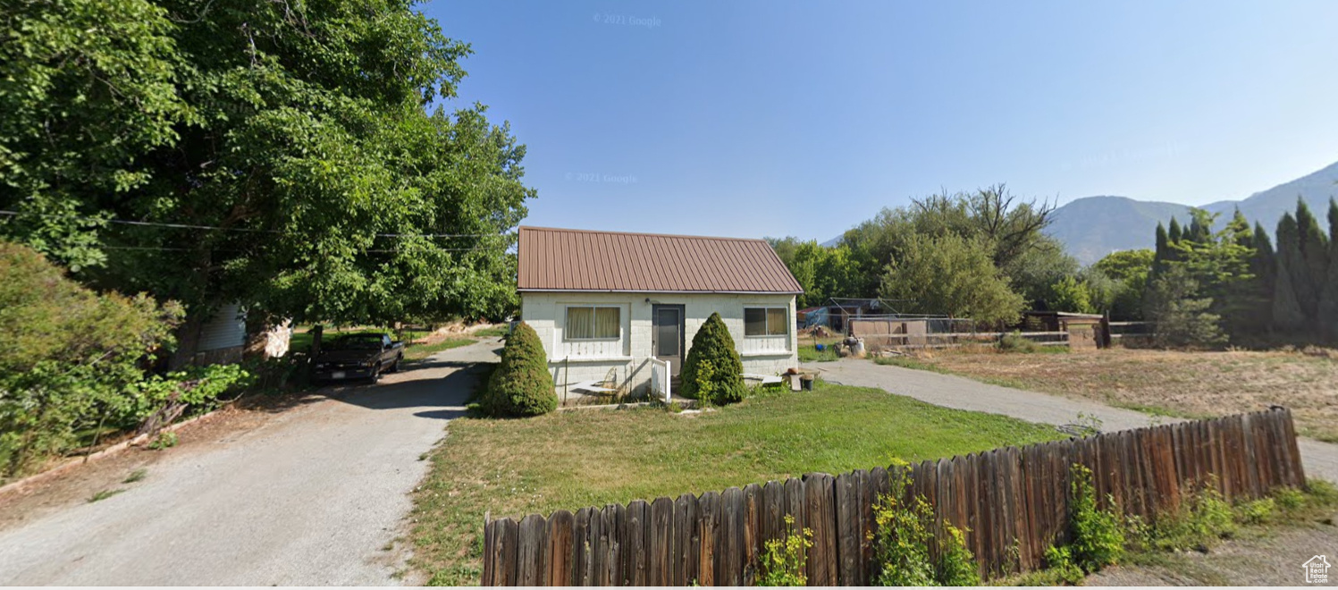 Value is in the land. City seems to be OK with the idea of a flag lot in the back. Possibly able to do 3 lots. Home has water and electricity. The gas and sewer are stubbed out front.