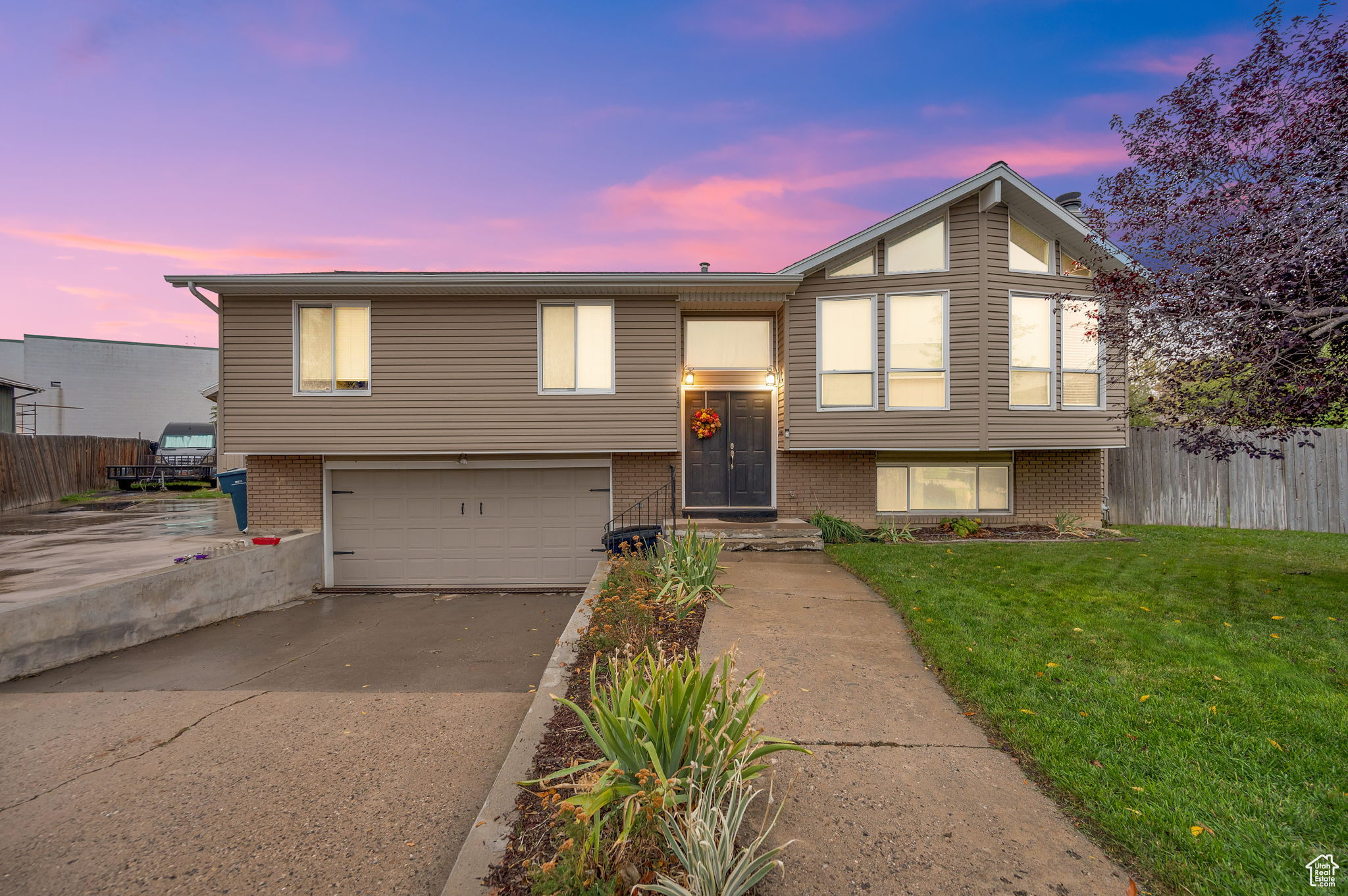 HAWKINS - Residential