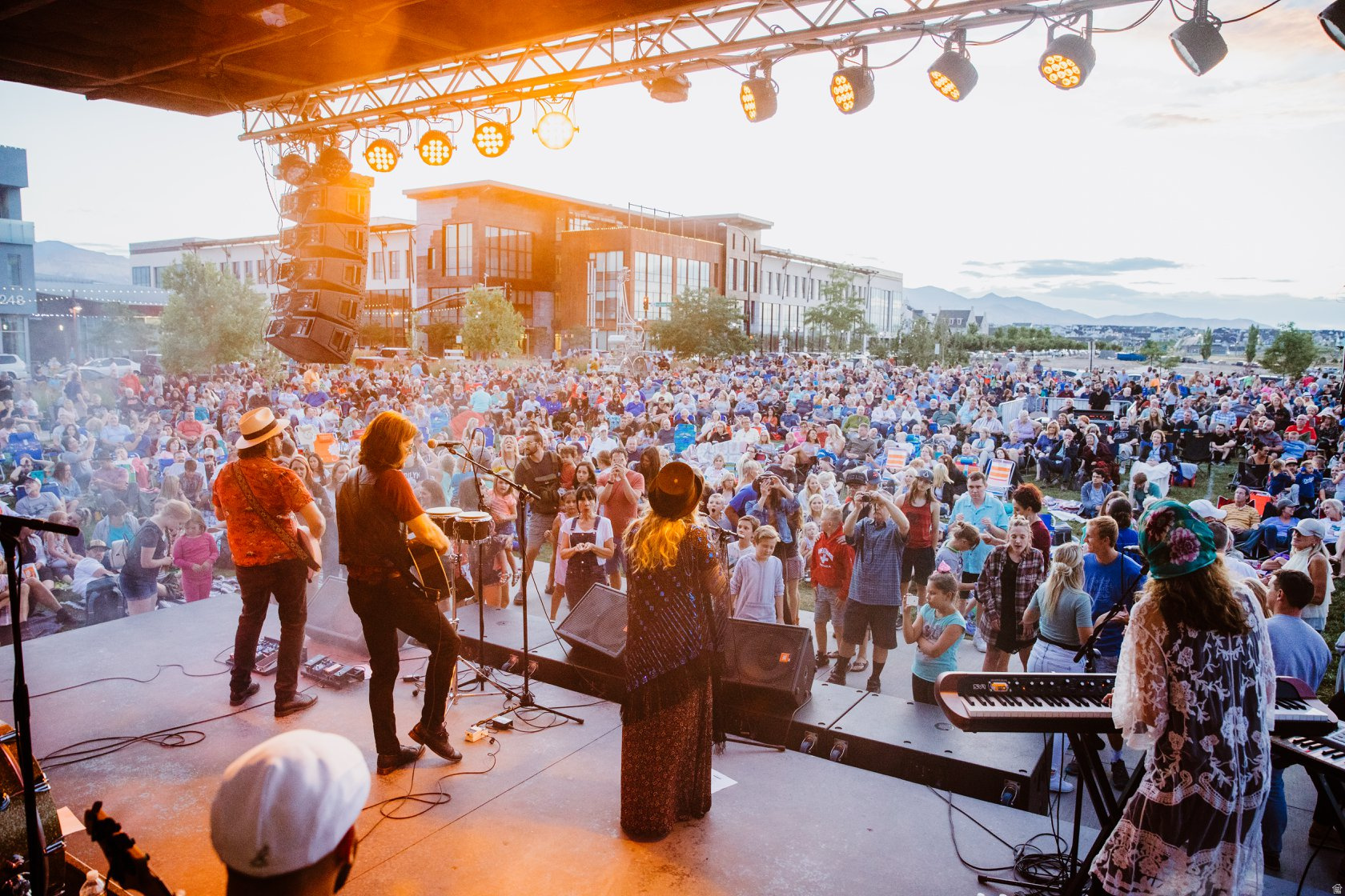 DAYBREAK - Residential