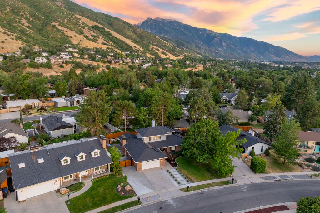 Photo of 7609 S COUNTRY MANOR RD, Cottonwood Heights, UT 84121 (MLS # 2173837)