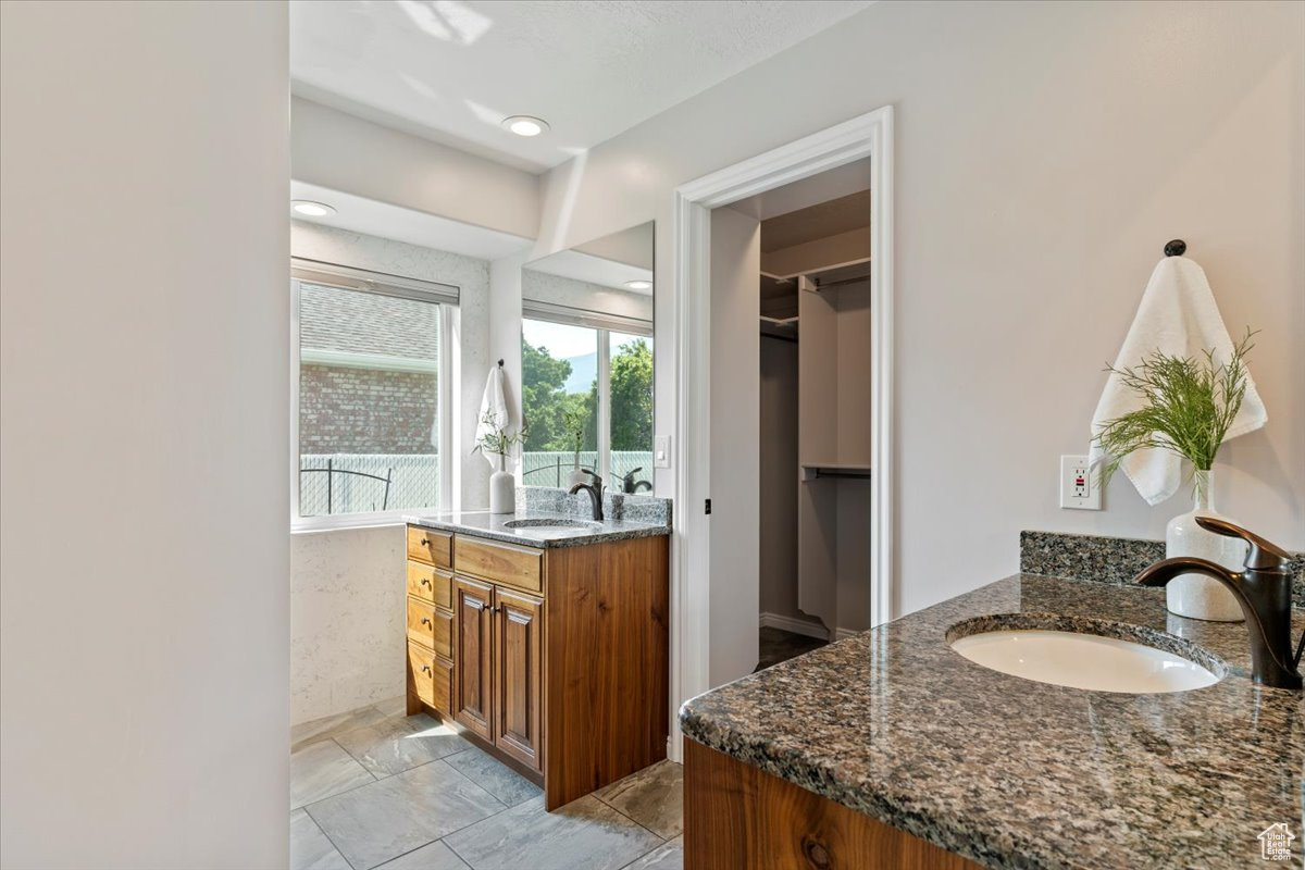 ORCHARD GROVE - Residential