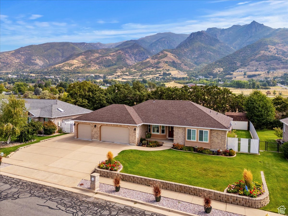 ORCHARD GROVE - Residential