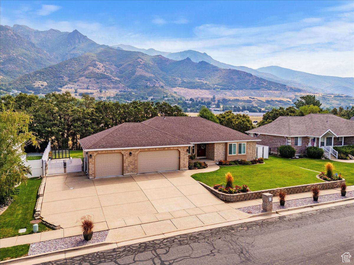 ORCHARD GROVE - Residential