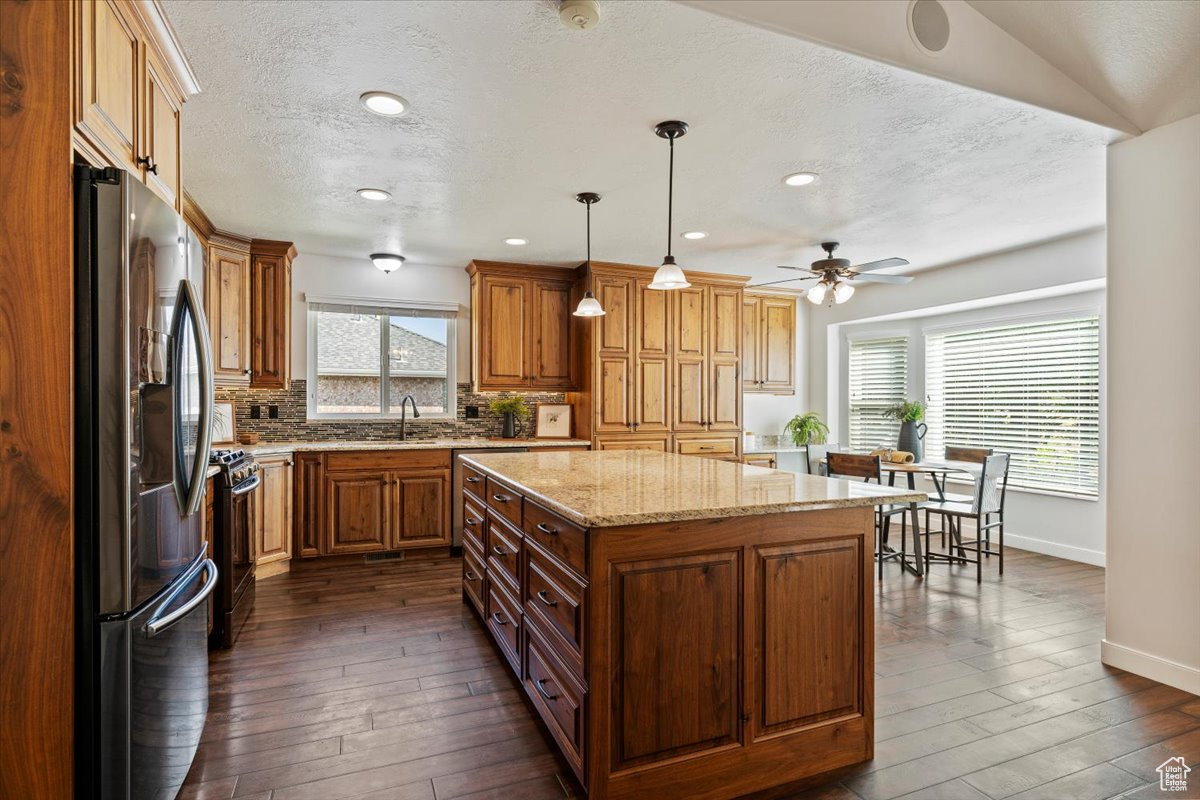 ORCHARD GROVE - Residential