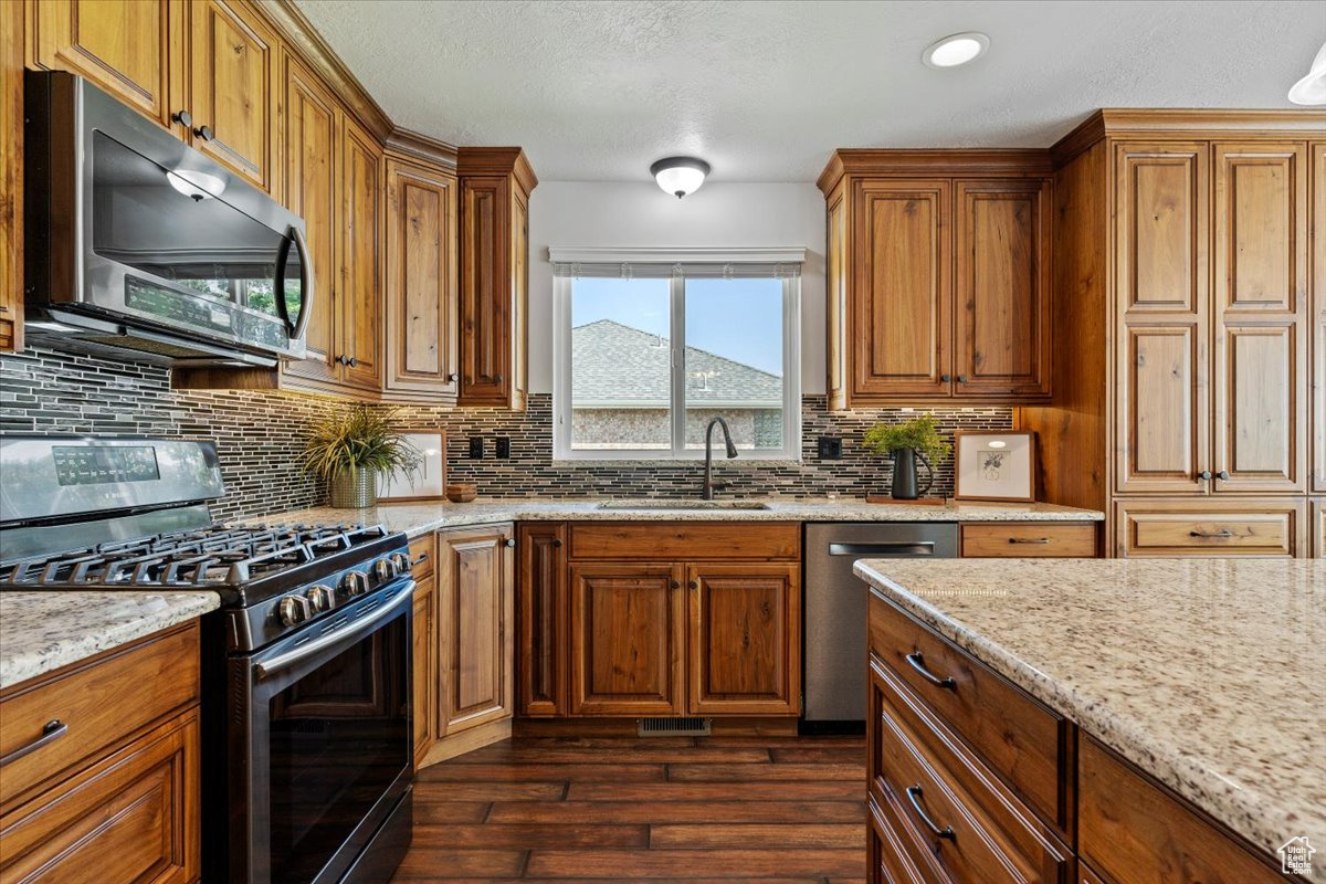 ORCHARD GROVE - Residential
