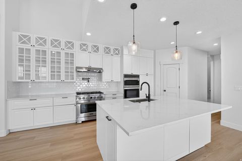 Tiny photo for 572 W 500 N, Mapleton, UT 84664 (MLS # 2145705)