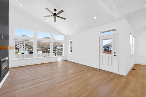 Tiny photo for 572 W 500 N, Mapleton, UT 84664 (MLS # 2145705)