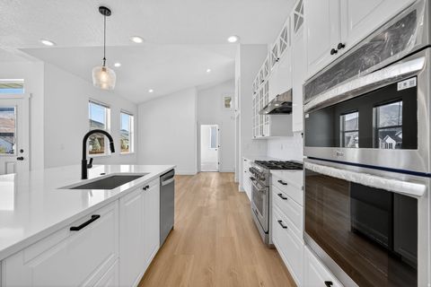 Tiny photo for 572 W 500 N, Mapleton, UT 84664 (MLS # 2145705)