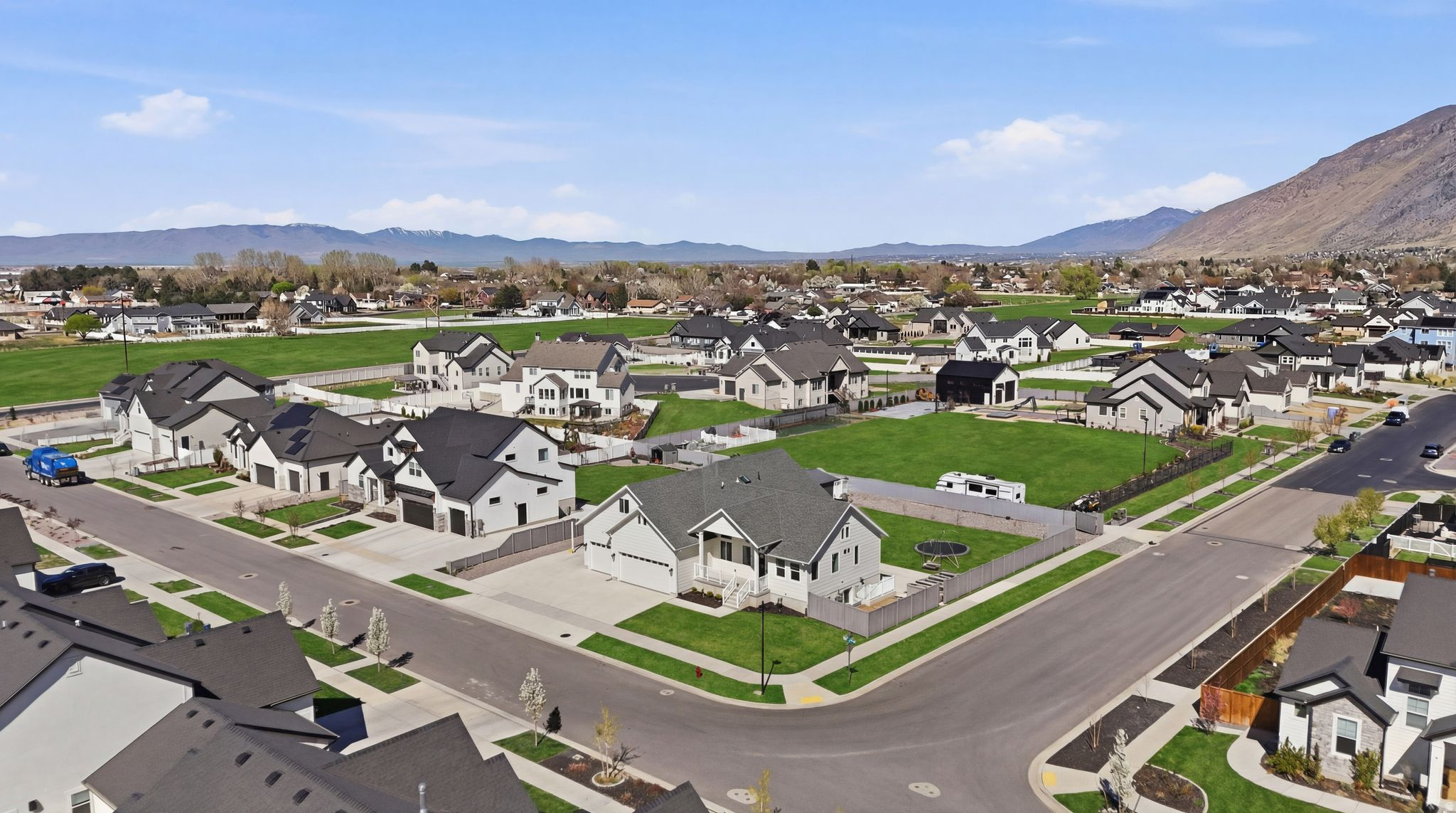 WHITING FARMS - Residential