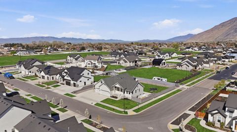 Tiny photo for 572 W 500 N, Mapleton, UT 84664 (MLS # 2145705)