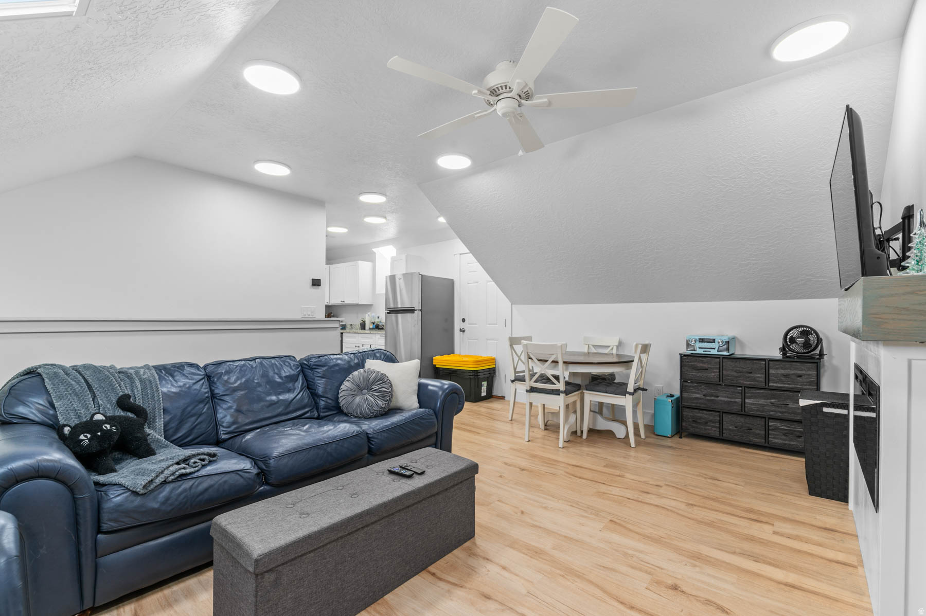 WHITING FARMS - Residential