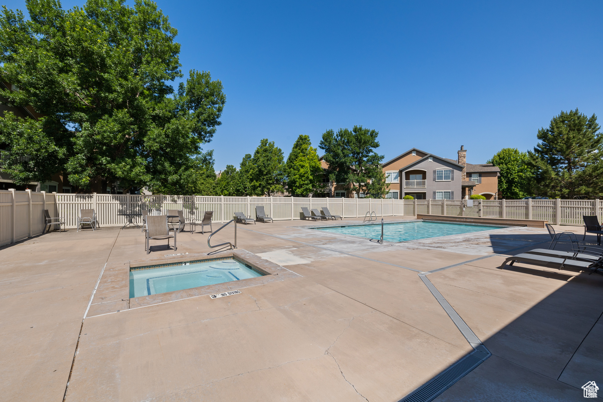 PEMBERLEY @ ROBINS GROVE PHASE 3 - Residential