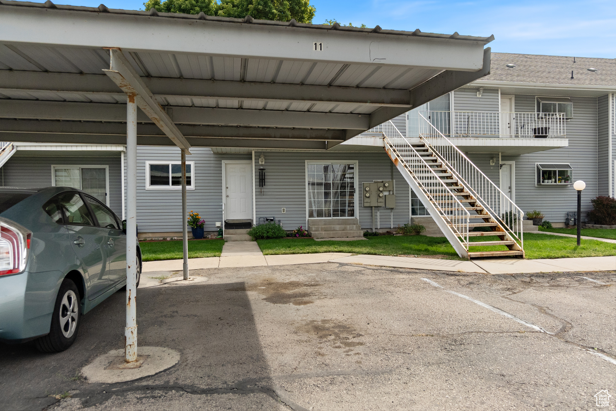 COLONIAL PINES - Residential
