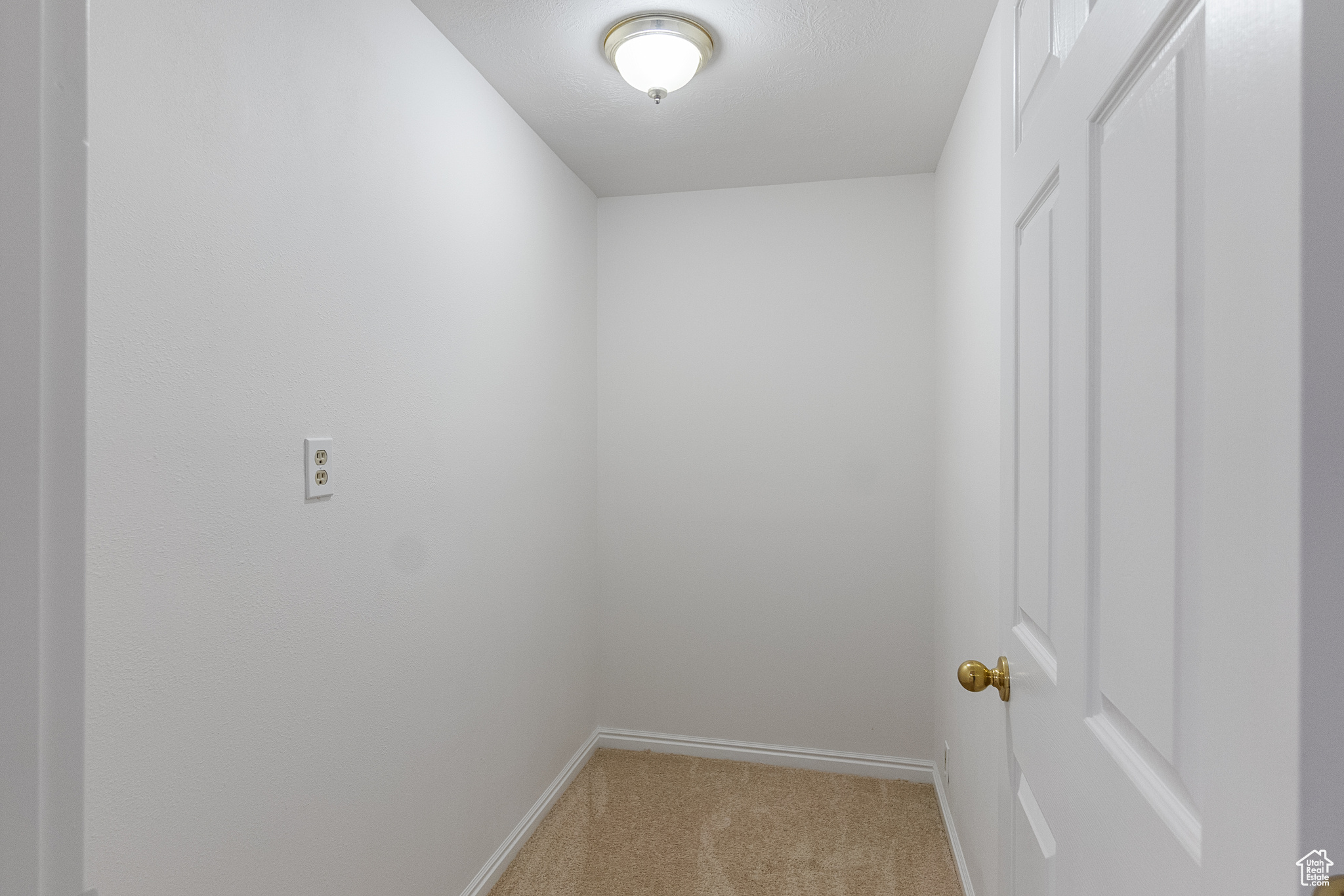COLONIAL PINES - Residential
