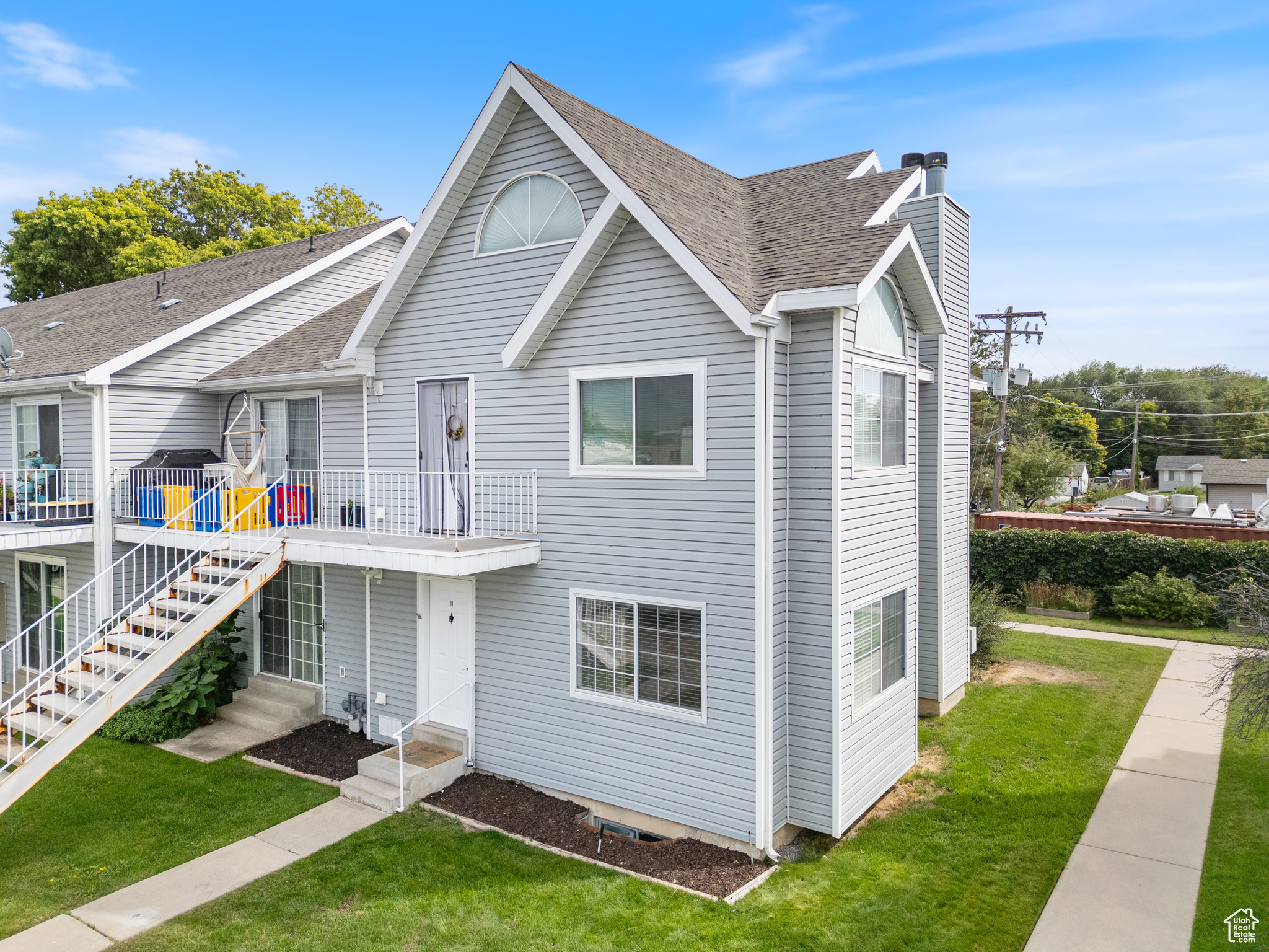 COLONIAL PINES - Residential