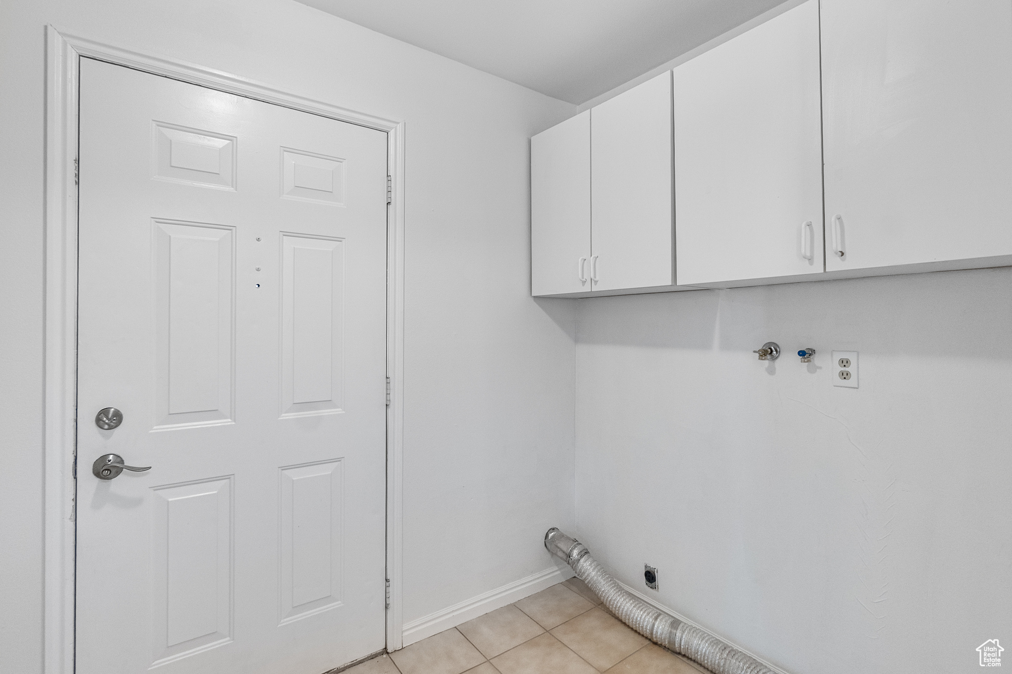 COLONIAL PINES - Residential