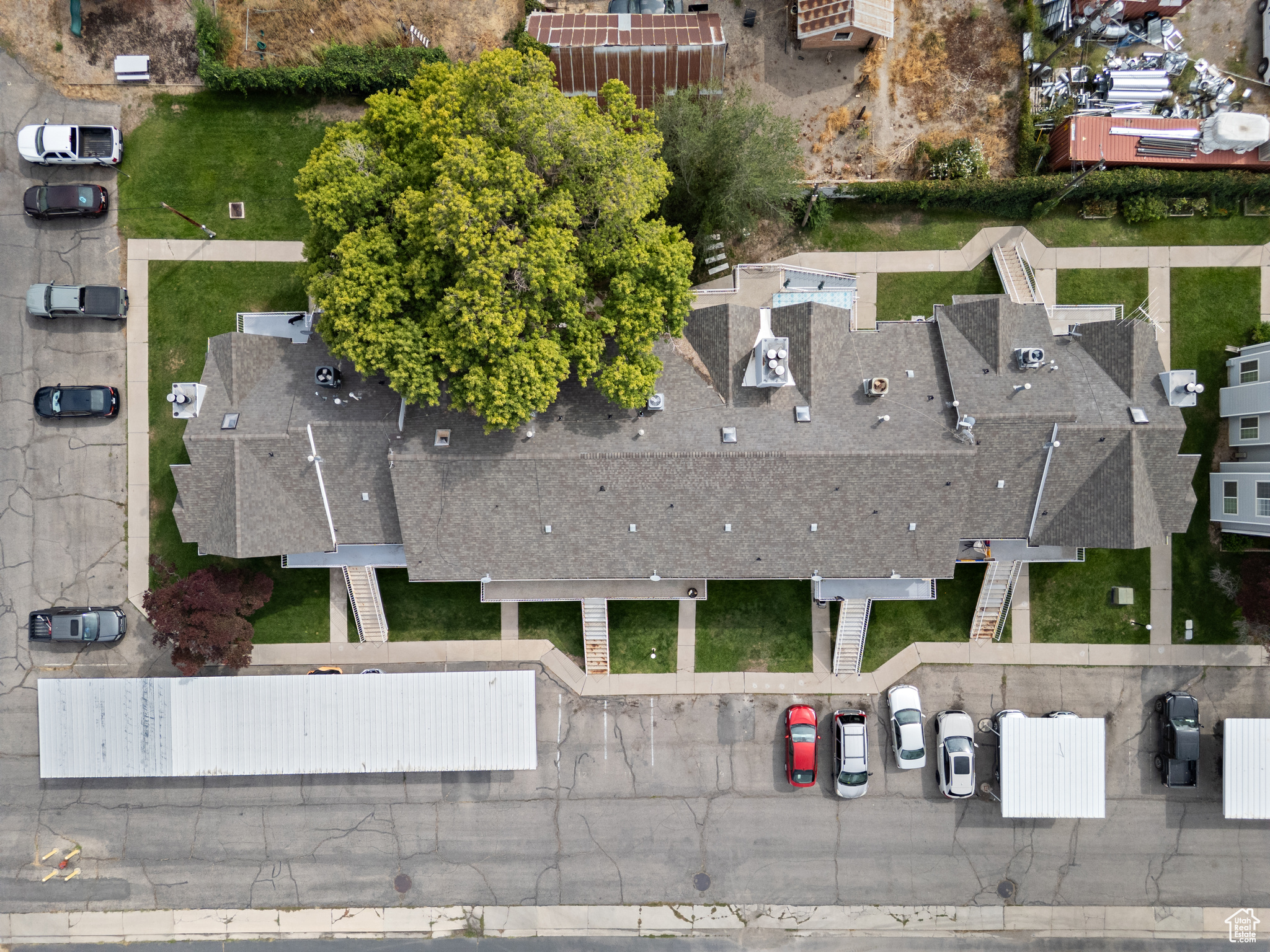 COLONIAL PINES - Residential