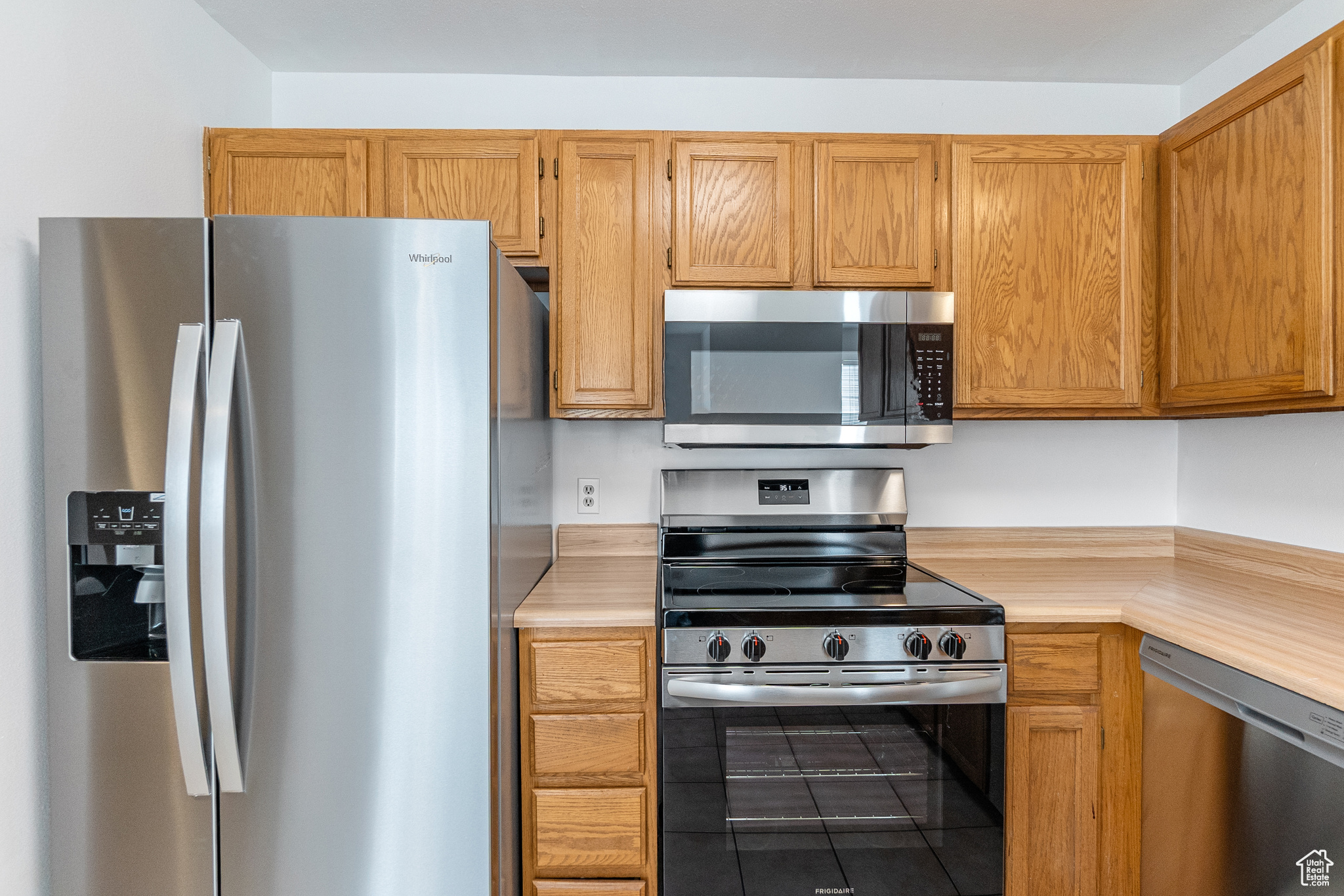 COLONIAL PINES - Residential