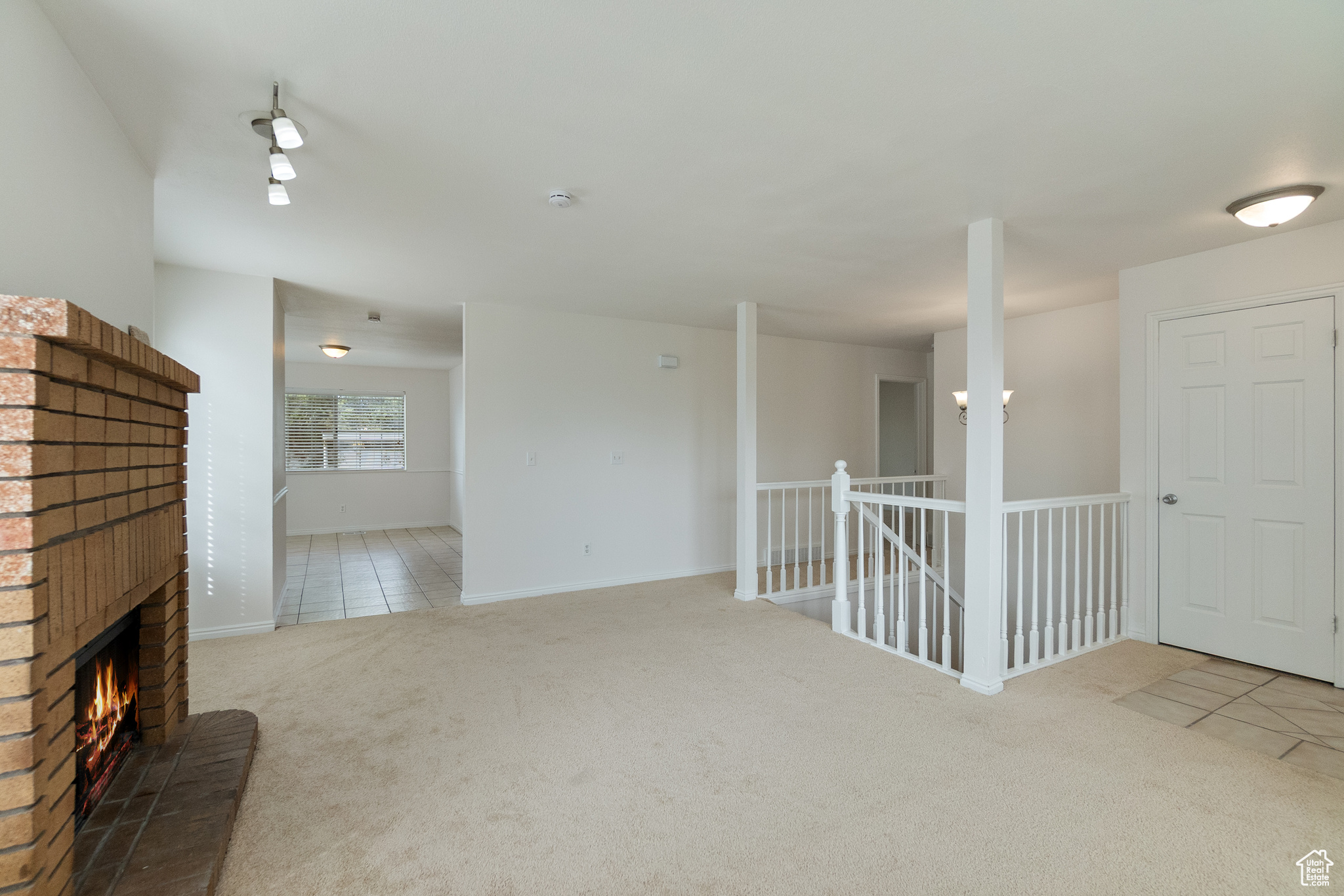 COLONIAL PINES - Residential