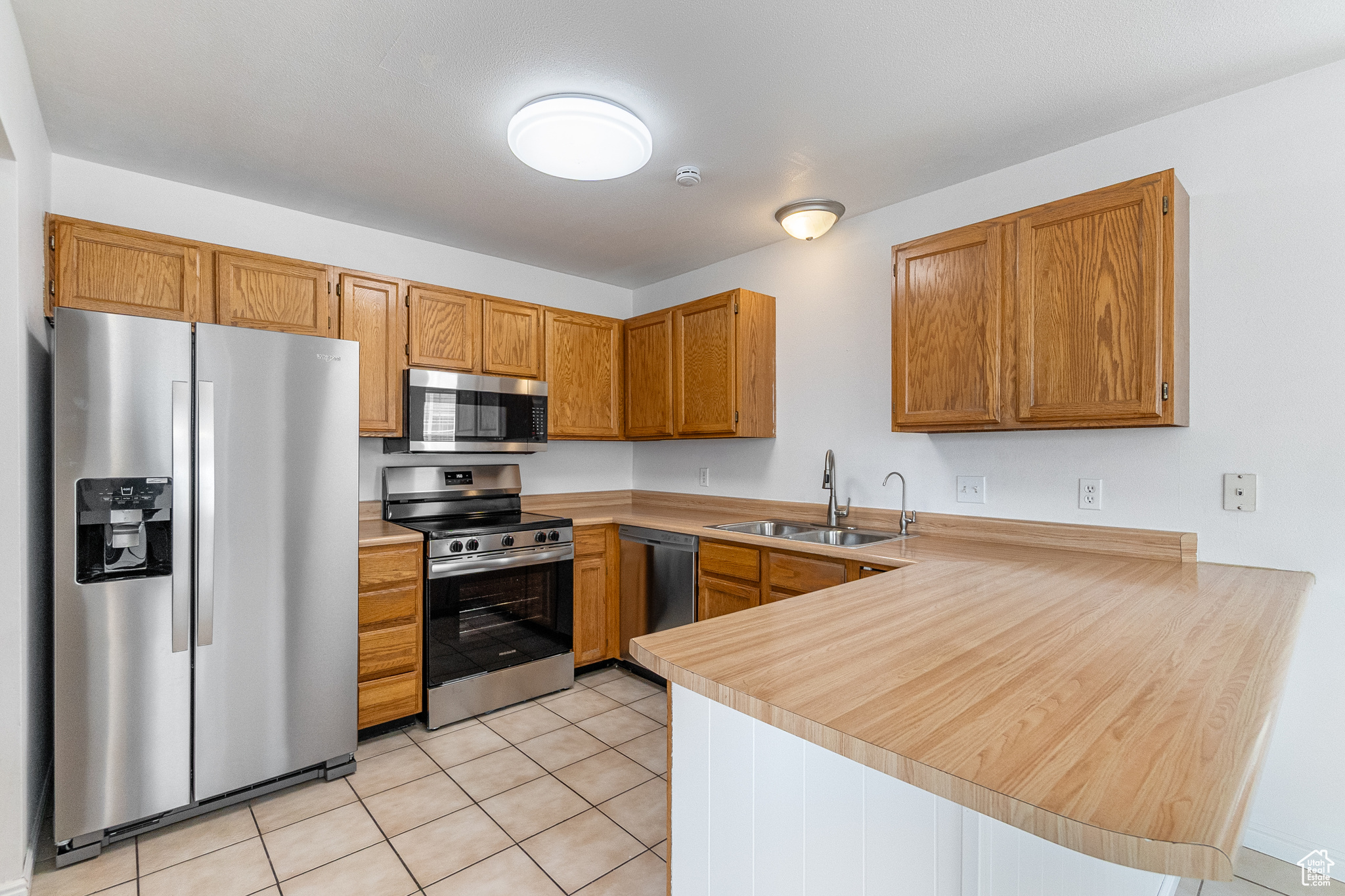COLONIAL PINES - Residential