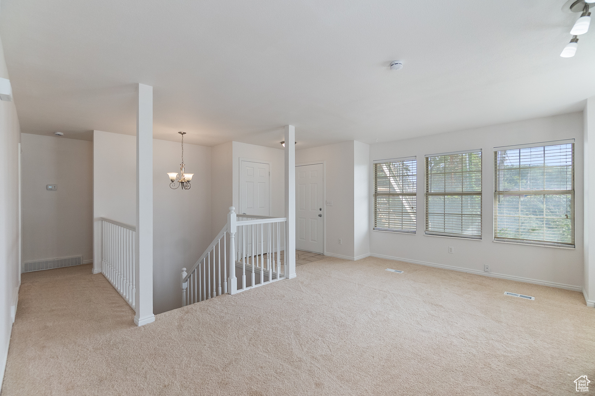 COLONIAL PINES - Residential