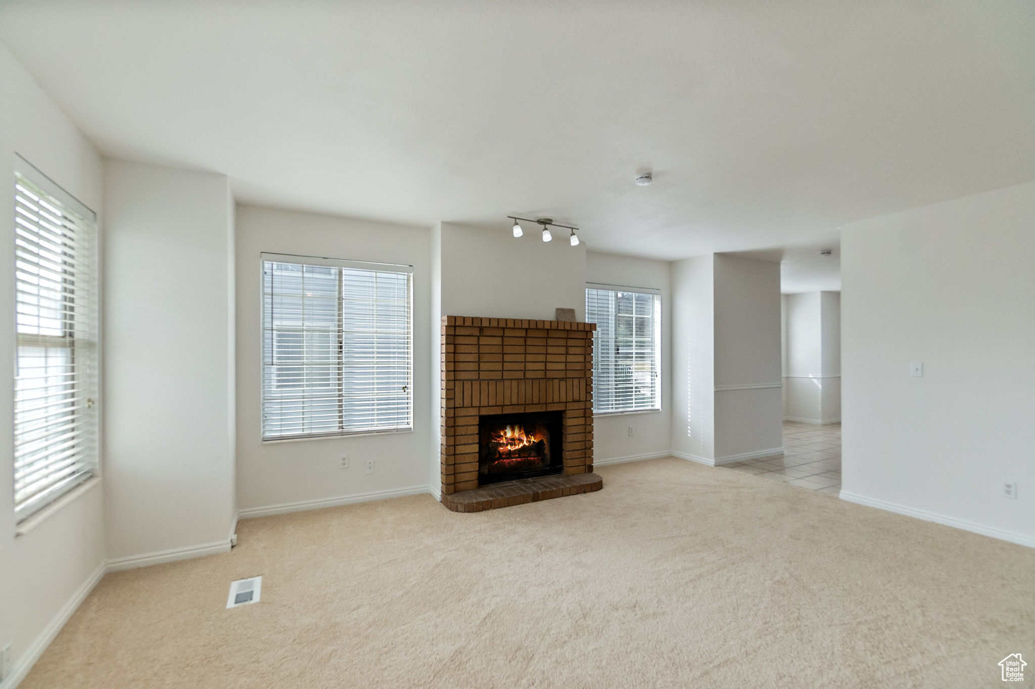 COLONIAL PINES - Residential