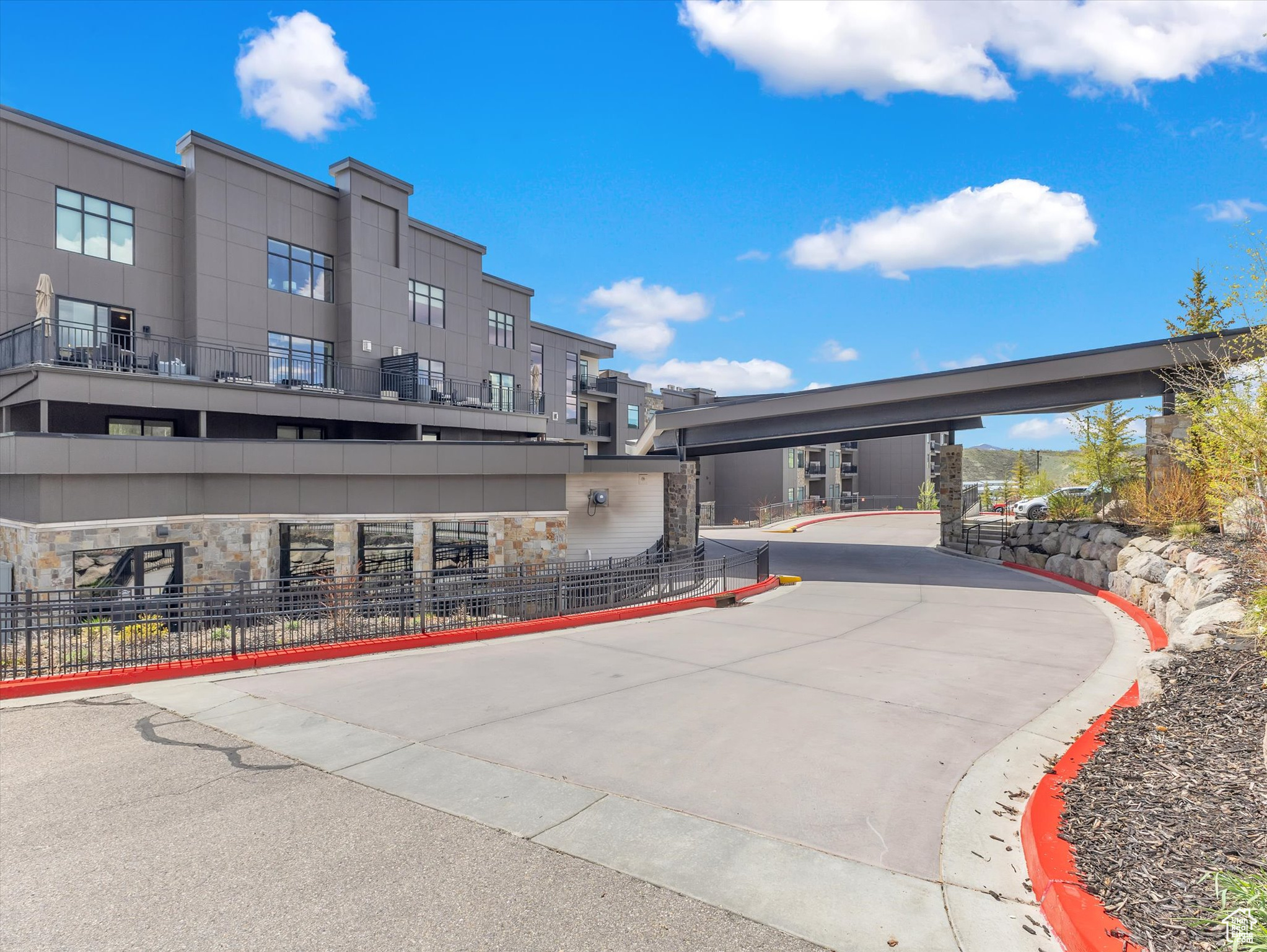 BLACK ROCK LUXURY CONDO - Residential